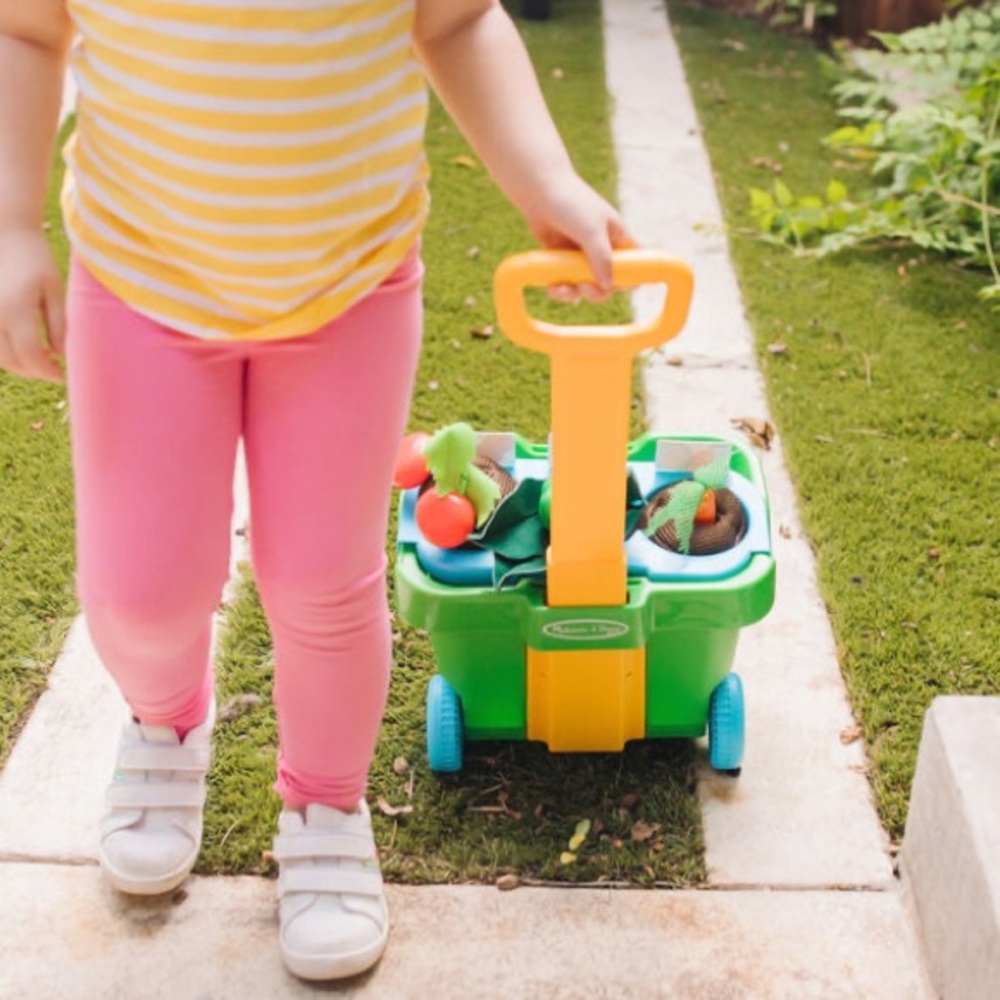 Melissa & Doug Outdoor basket Green Cart Toy Basket VEGETABLE GARDENING PLAY